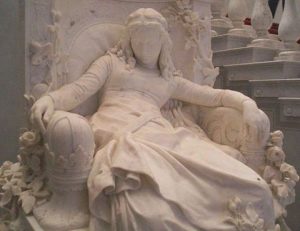 Imagem: Sleeping Beauty, escultura de Louis Sussman-Hellborn